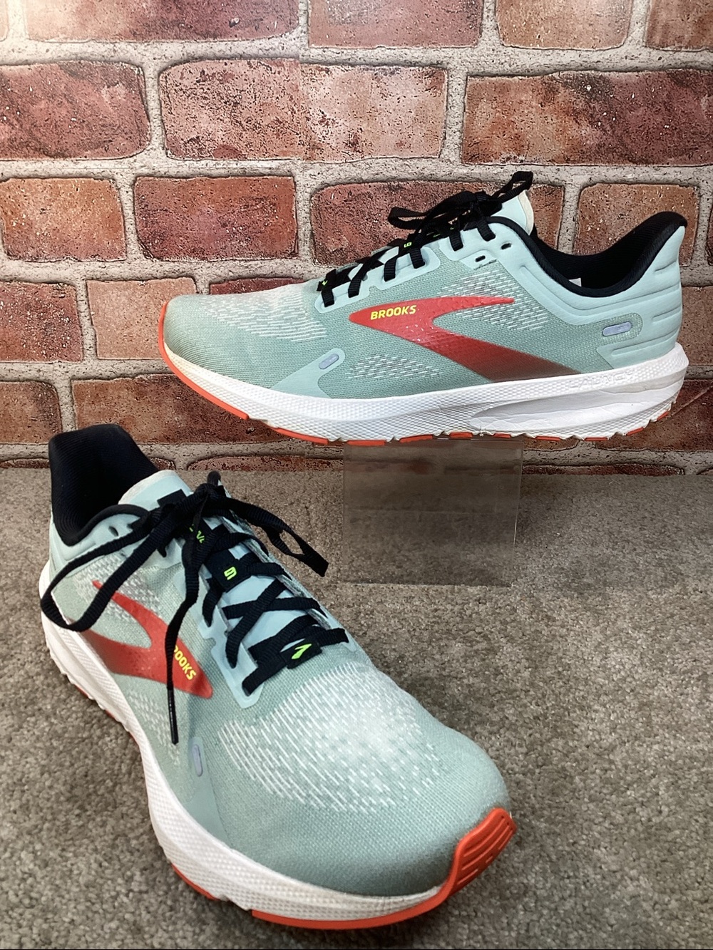 Brooks Launch 9 Men’s Lightweight sneakers size 9.5